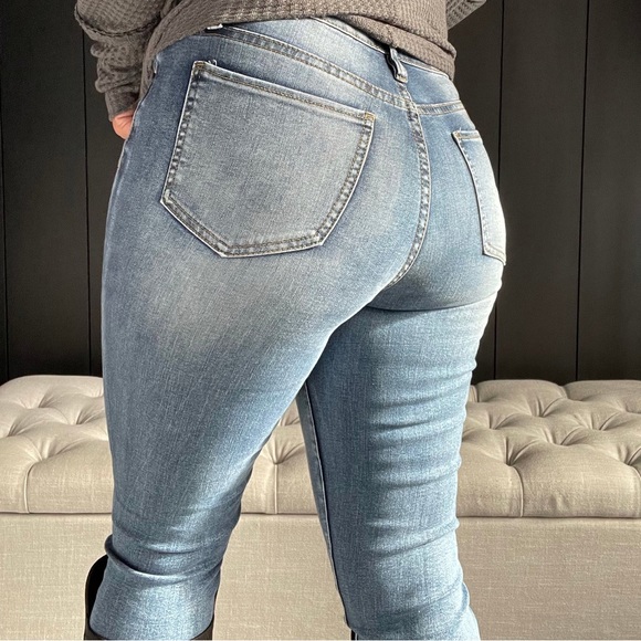 NWT High Rise Skinny Jean - Picture 4 of 4